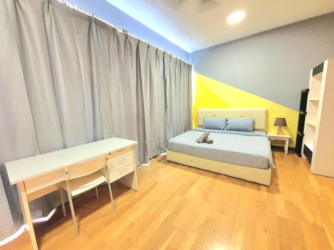 Regalia Suites Klcc View Rooftop Infinity Pool By Angkasa Homes 쿠알라룸푸르 외부 사진