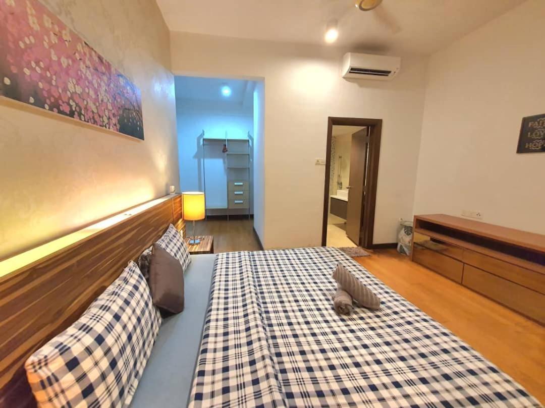 Regalia Suites Klcc View Rooftop Infinity Pool By Angkasa Homes 쿠알라룸푸르 외부 사진